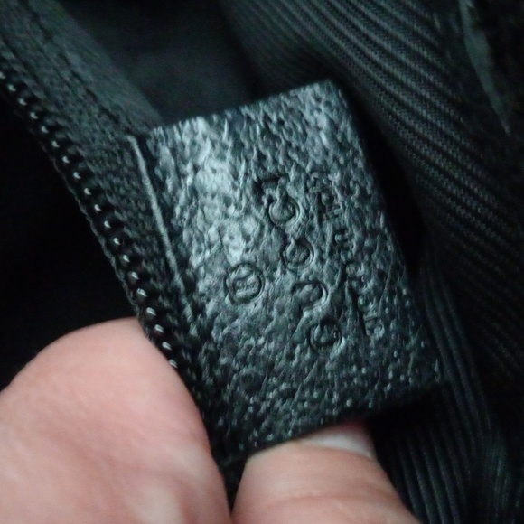 Authentic Gucci GG Monogram Supreme Messenger Crossbody Bag - Picture 7 of 8